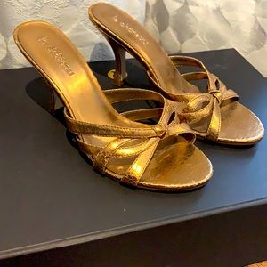 Gold Heels Never Worn size 6.5